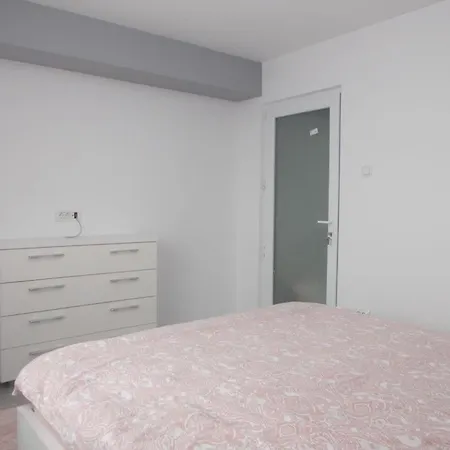 Tanya Apartment *